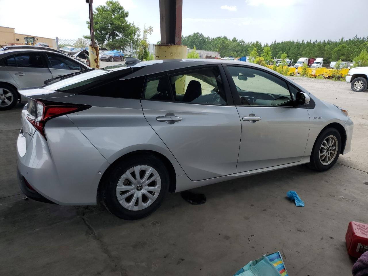 2021 Toyota Prius VIN JTDKAMFU9M3142911 Copart auction photo, all over damage thumbnail 3