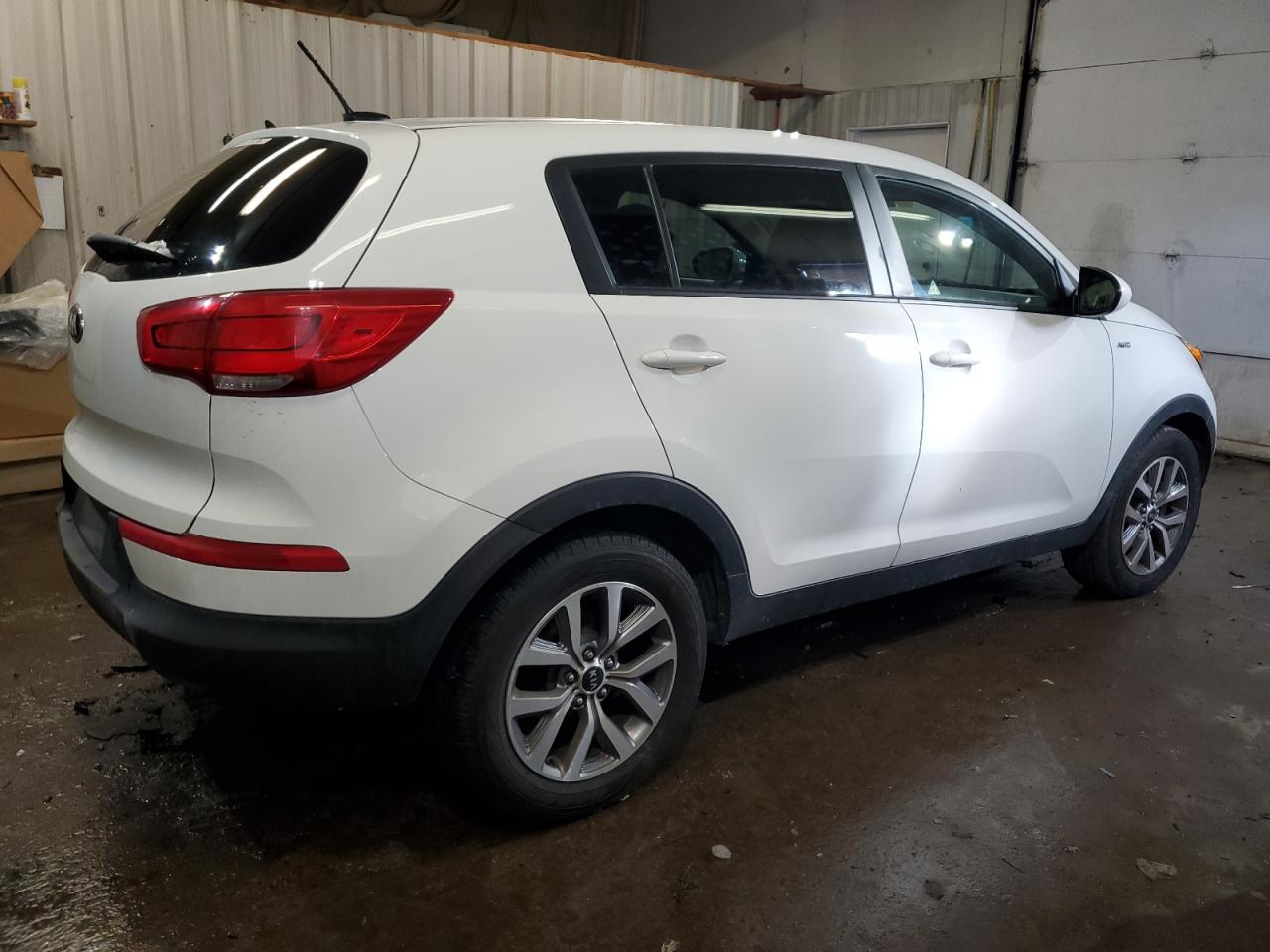 2016 KIA Sportage VIN KNDPBCAC1G7863989 Copart auction photo, mechanical / minor dent/scratches damage thumbnail 3