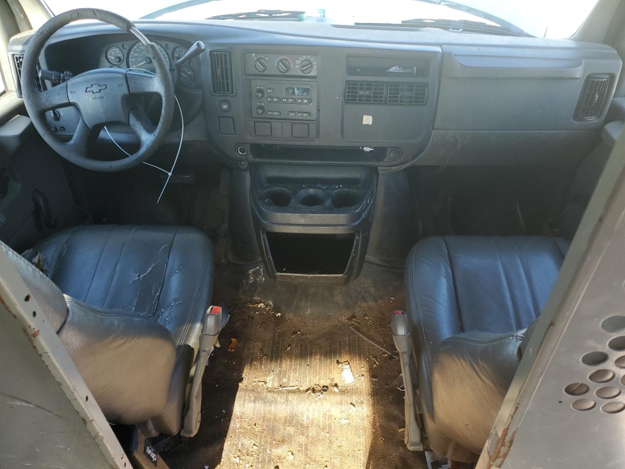 2004 Chevrolet Express VIN 1GCGG25U341191561 Copart auction photo, front end damage thumbnail 8