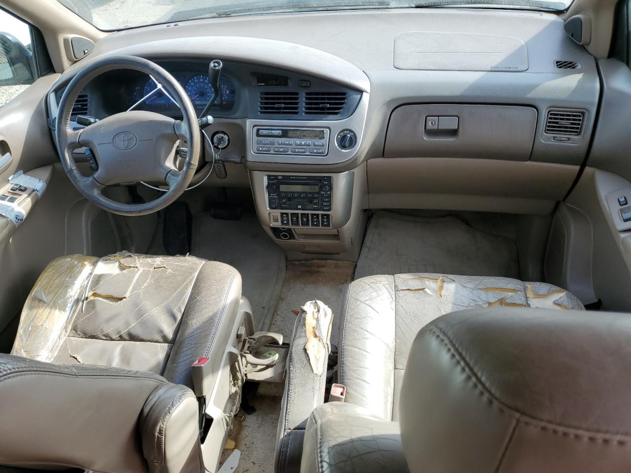 2002 Toyota Sienna VIN 4T3ZF13C12U473762 Copart auction photo, front end / side damage thumbnail 8