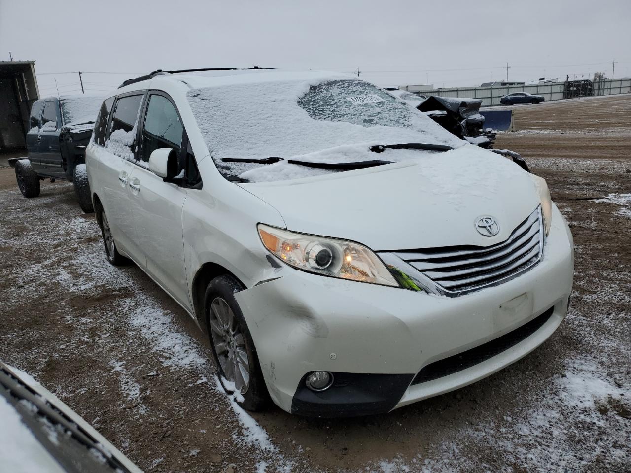 2012 Toyota Sienna VIN 5TDDK3DC4CS030704 Copart auction photo, side / front end damage thumbnail 4