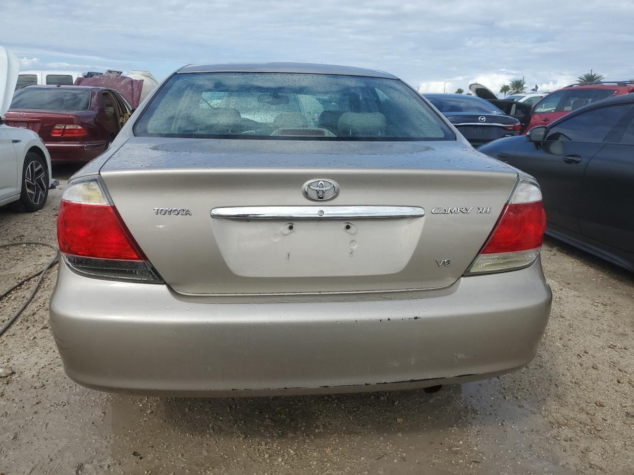 2005 Toyota Camry VIN 4T1BF30K95U086611 Copart auction photo, water/flood / side damage thumbnail 6
