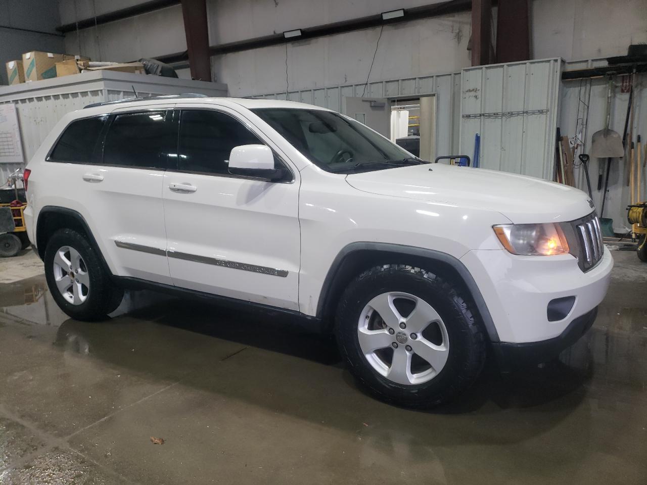 2011 Jeep Grand Cherokee VIN 1J4RS4GG1BC745993 Copart auction photo, minor dent/scratches damage thumbnail 4