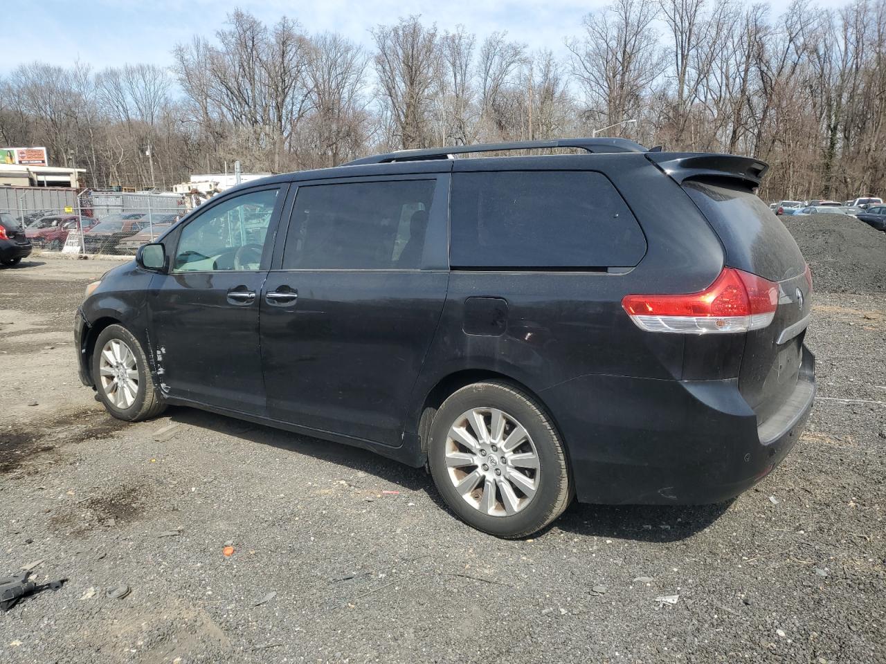 2012 Toyota Sienna VIN 5TDYK3DC6CS181948 Copart auction photo, front end damage thumbnail 2