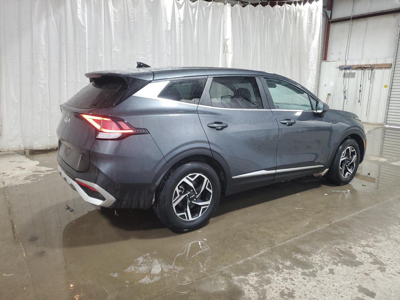 2023 KIA Sportage VIN KNDPU3AF2P7132587 Copart auction photo, front end / minor dent/scratches damage thumbnail 3