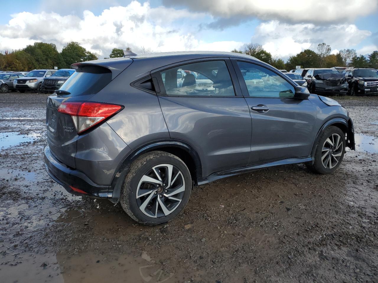 2019 Honda HR-V VIN 3CZRU6H13KG705556 Copart auction photo, front end / side damage thumbnail 3