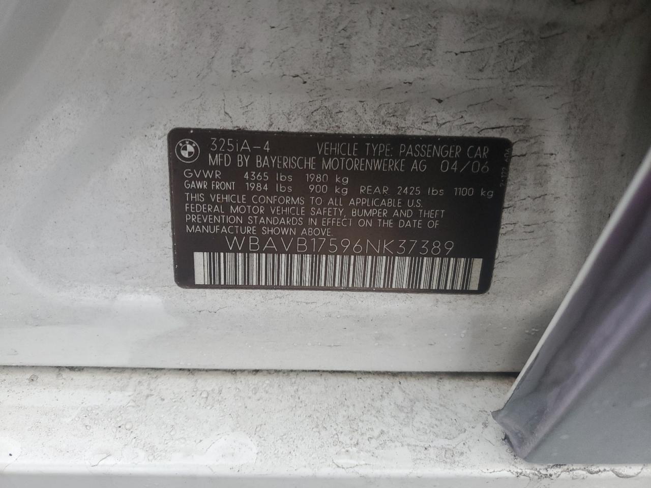 2006 BMW 3er VIN WBAVB17596NK37389 Copart auction photo, rear end damage thumbnail 12