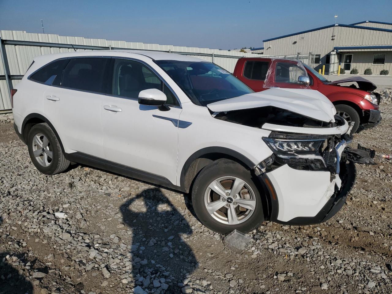 2022 KIA Sorento VIN 5XYRG4LC2NG109884 Copart auction photo, front end / rear end damage thumbnail 4