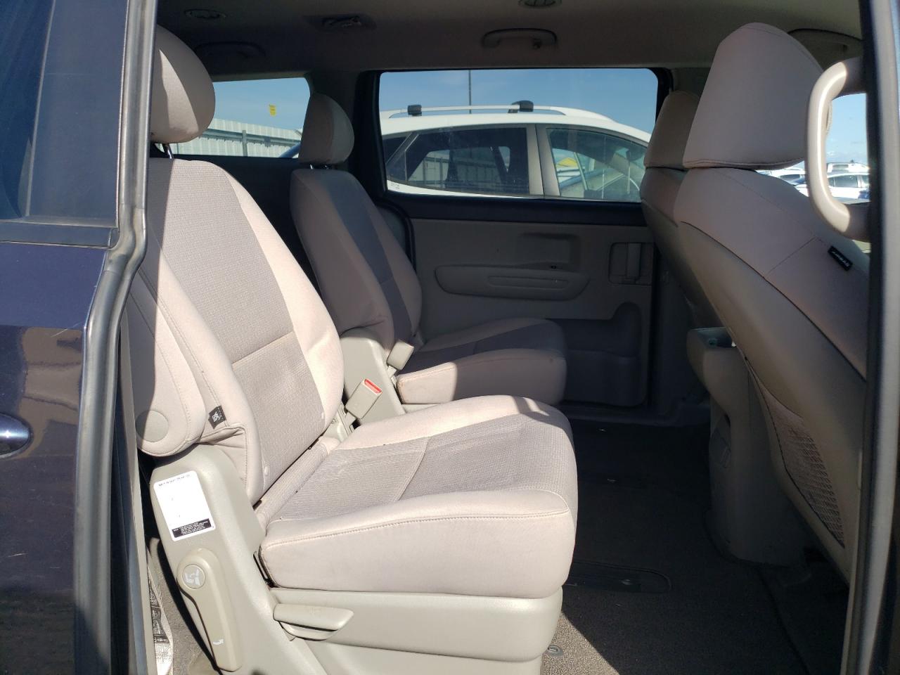 2017 KIA Sedona VIN KNDMB5C12H6220049 Copart auction photo, front end / side damage thumbnail 11