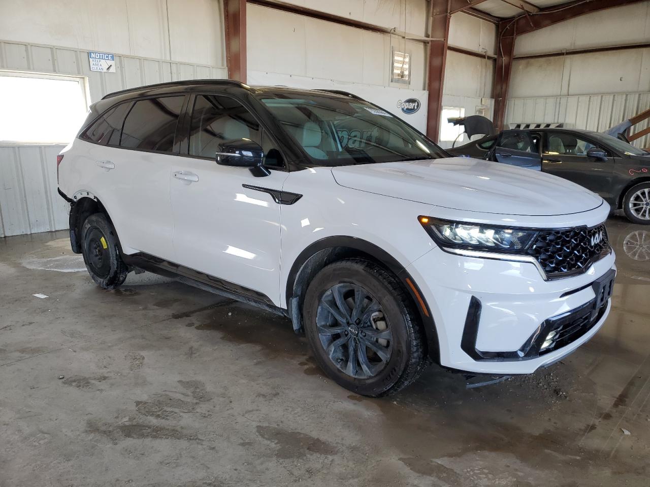 2022 KIA Sorento VIN 5XYRH4LF8NG121545 Copart auction photo, rear end / minor dent/scratches damage thumbnail 4
