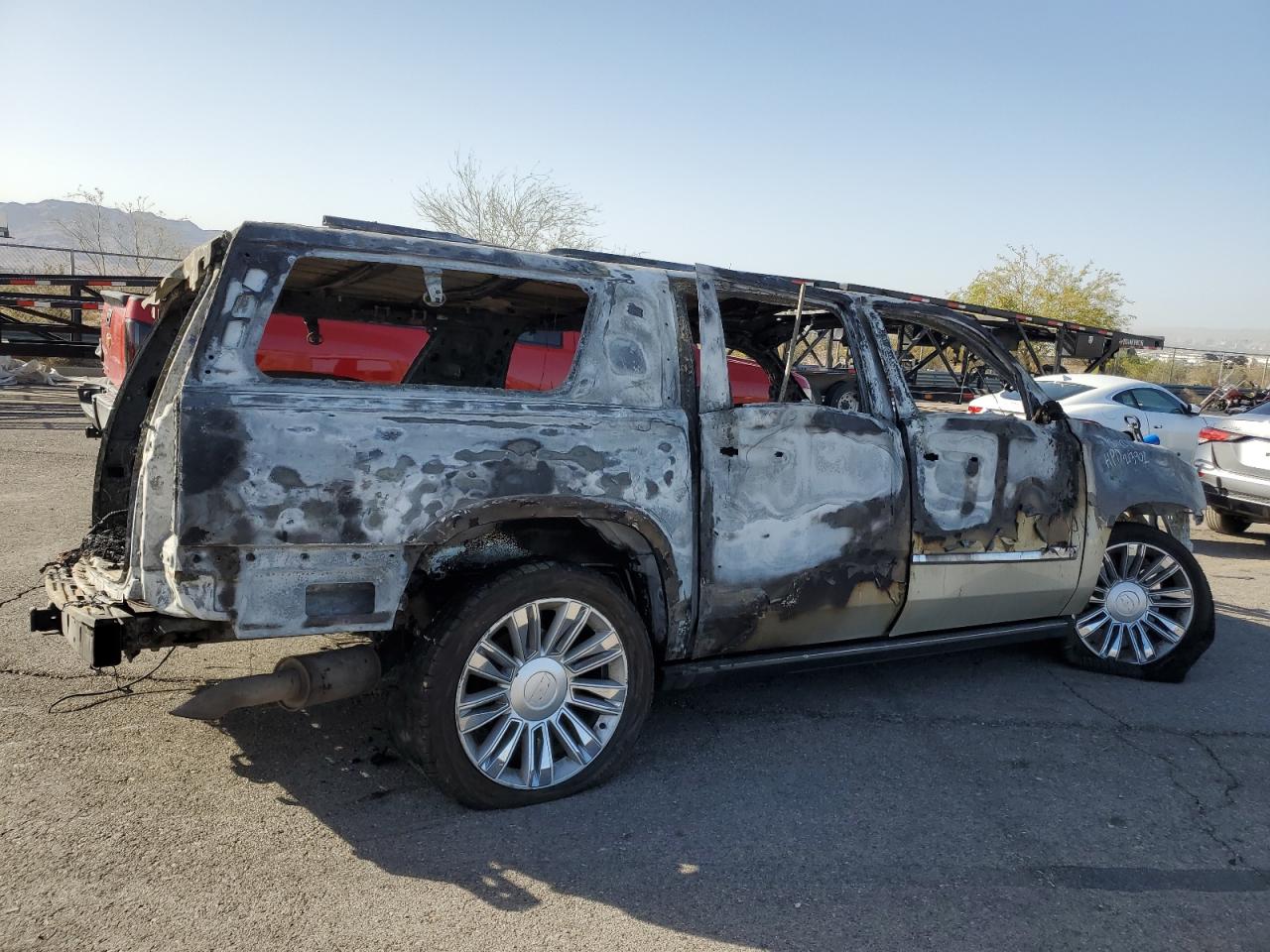 2017 Cadillac Escalade VIN 1GYS4KKJ8HR131726 Copart auction photo, burn damage thumbnail 3
