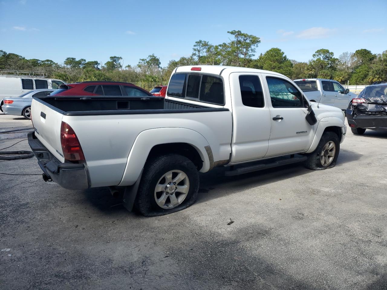 2008 Toyota Tacoma VIN 5TEUU42N58Z525864 Copart auction photo, all over / minor dent/scratches damage thumbnail 3