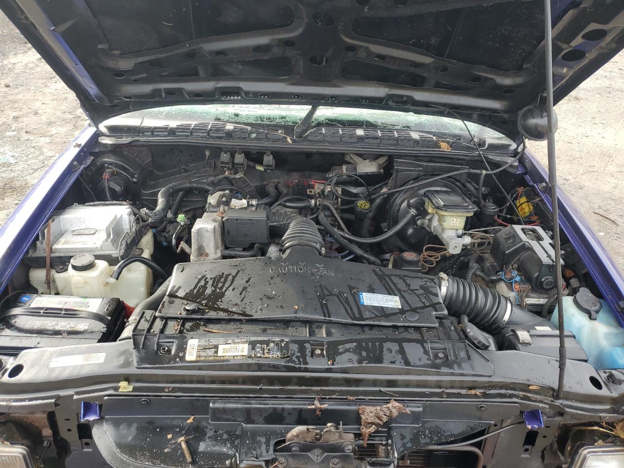 1997 Chevrolet S-10 Pickup VIN 1GCCS1449VK148542 Copart auction photo, all over damage thumbnail 11