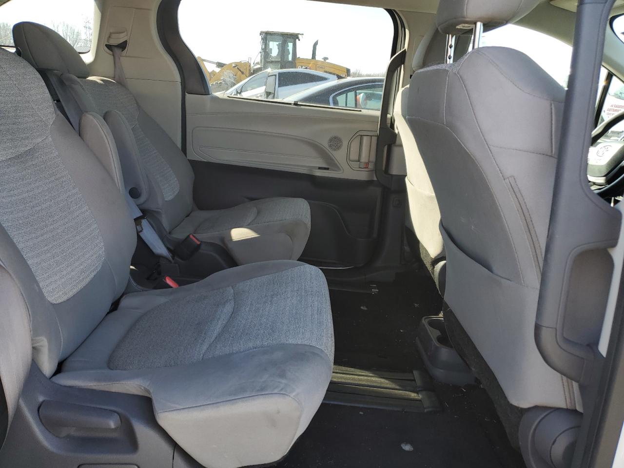 2021 Toyota Sienna VIN 5TDKRKEC3MS046468 Copart auction photo, side / mechanical damage thumbnail 11