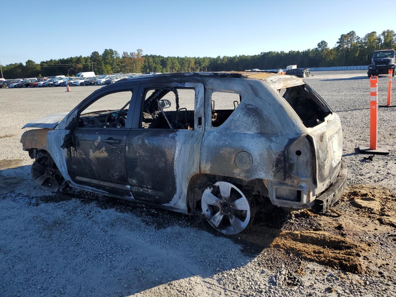 2017 Jeep Compass VIN 1C4NJCBA5HD124683 Copart auction photo, burn damage thumbnail 2