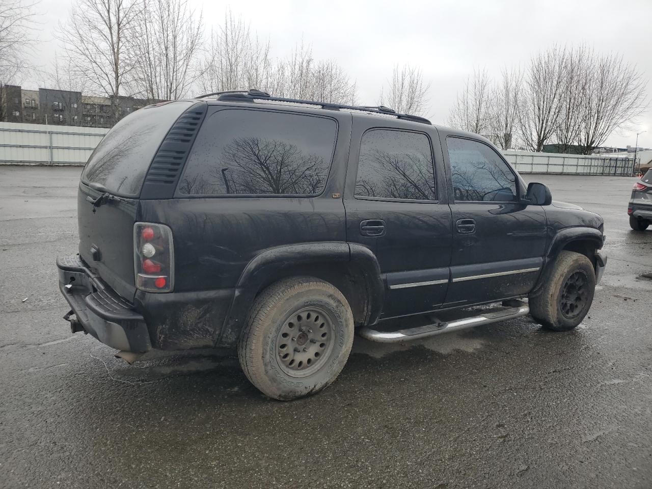 2001 Chevrolet Tahoe VIN 1GNEK13T11R151588 Copart auction photo, front end damage thumbnail 3
