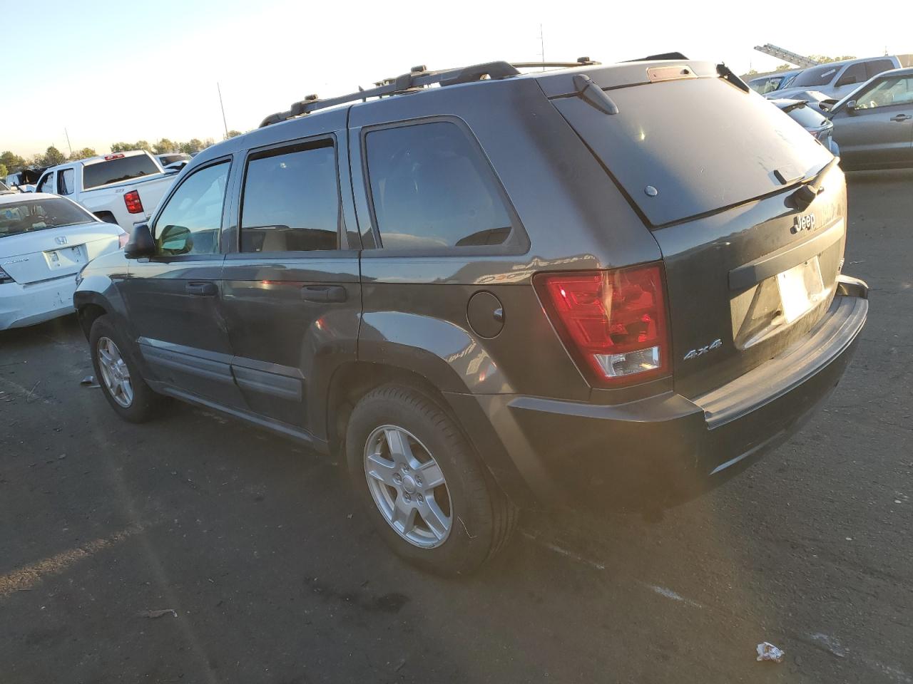 2005 Jeep Grand Cherokee VIN 1J4GR48K25C552505 Copart auction photo, hail damage thumbnail 2