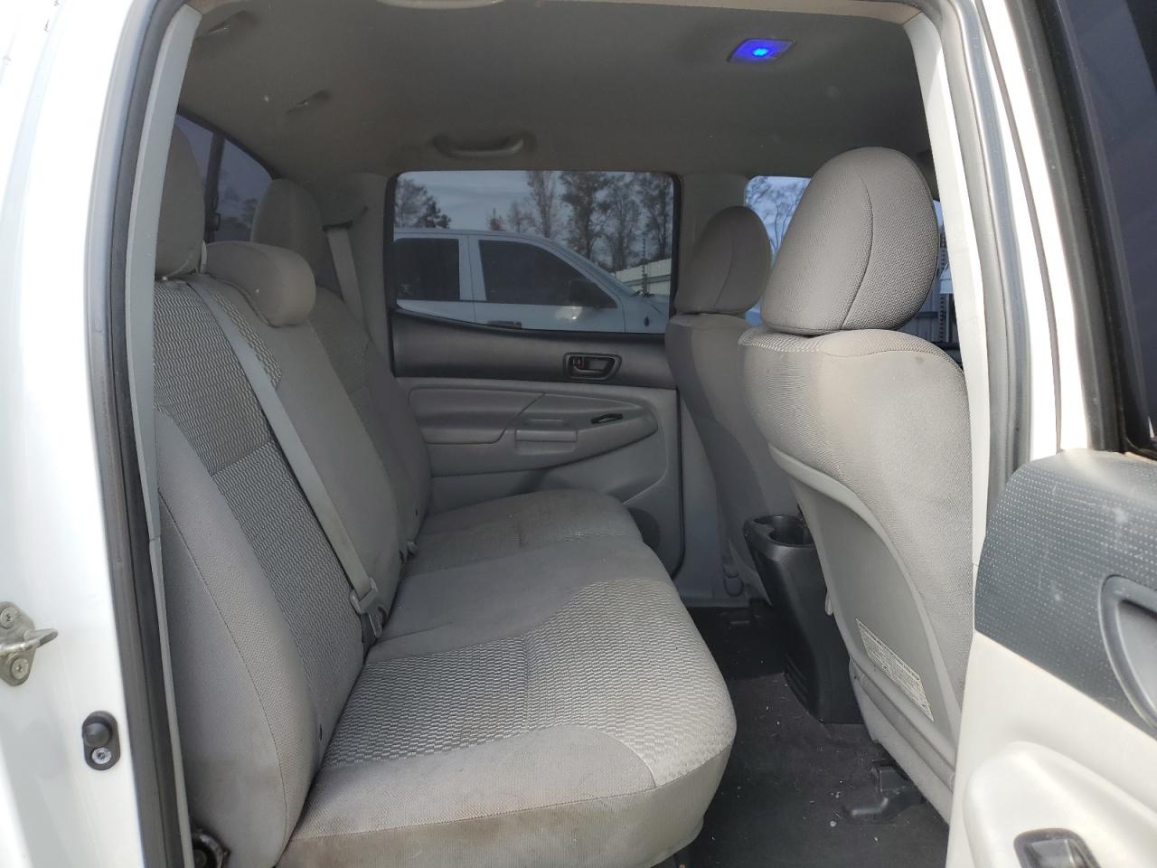 2015 Toyota Tacoma VIN 5TFJX4GN5FX046268 Copart auction photo, front end / minor dent/scratches damage thumbnail 10
