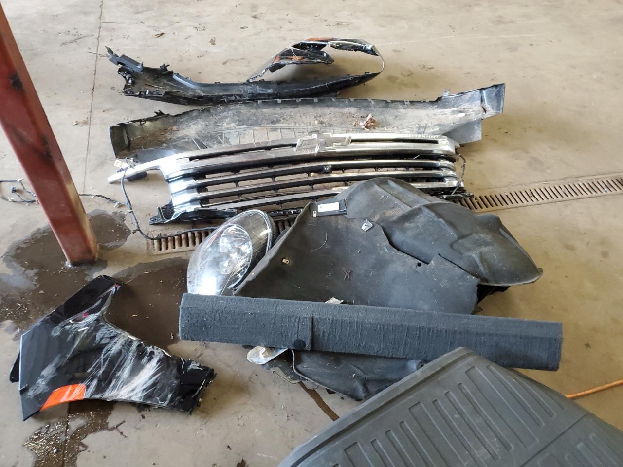 2022 Chevrolet Suburban VIN 1GNSKGKL3NR199753 Copart auction photo, front end damage thumbnail 13