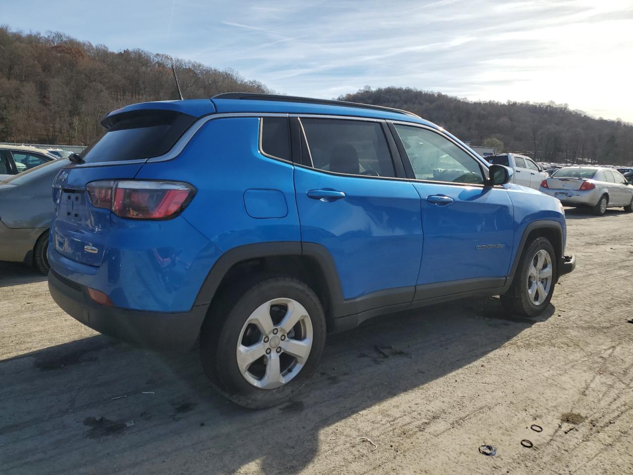 2019 Jeep Compass VIN 3C4NJDBB8KT724078 Copart auction photo, front end damage thumbnail 3