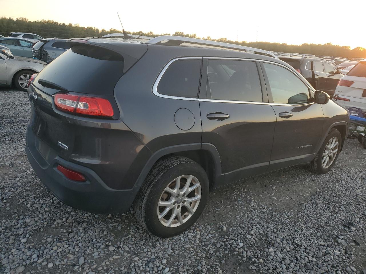 2015 Jeep Grand Cherokee VIN 1C4PJLCB9FW532783 Copart auction photo, front end damage thumbnail 3