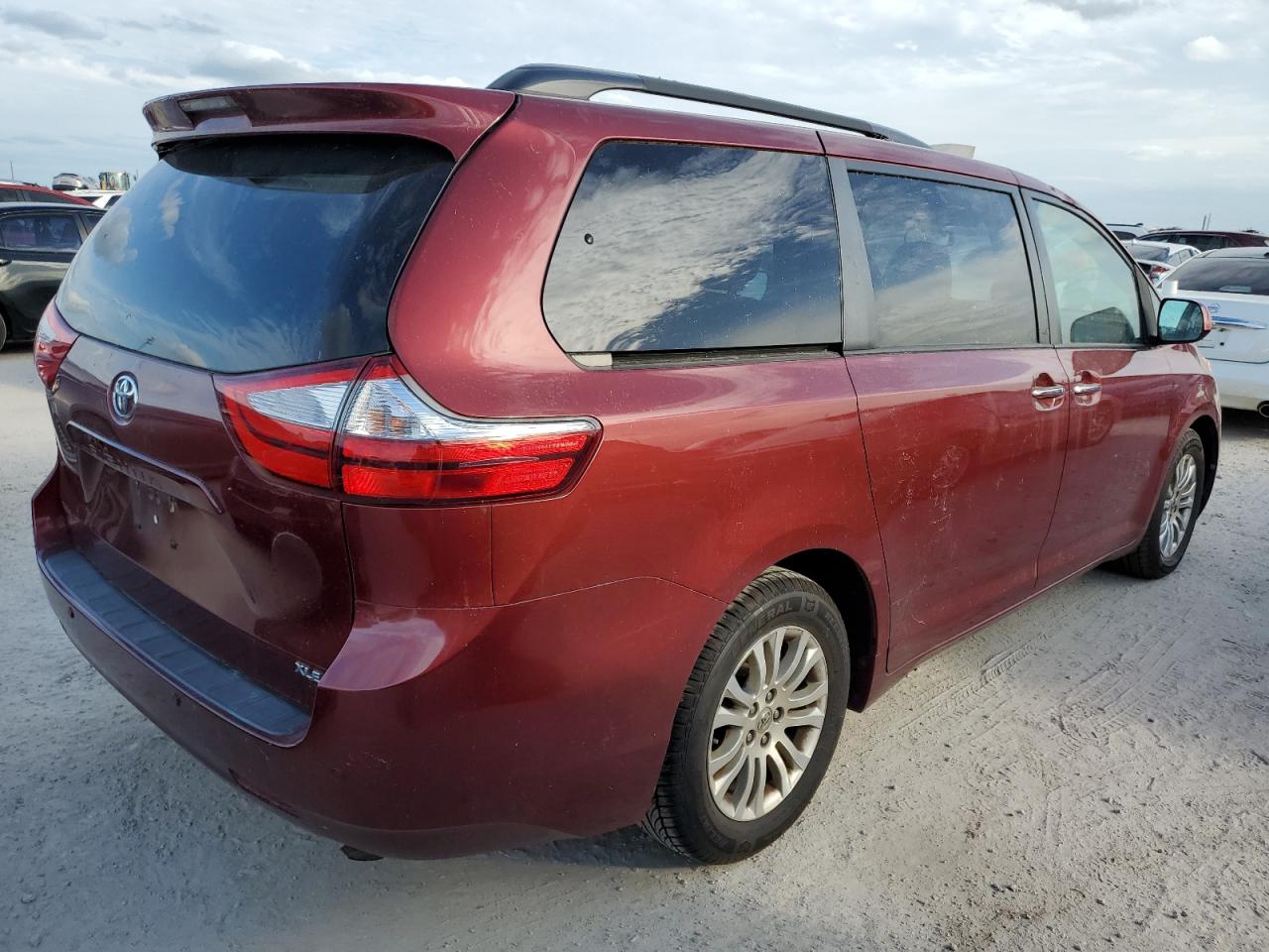 2017 Toyota Sienna VIN 5TDYZ3DC2HS772362 Copart auction photo, water/flood damage thumbnail 3