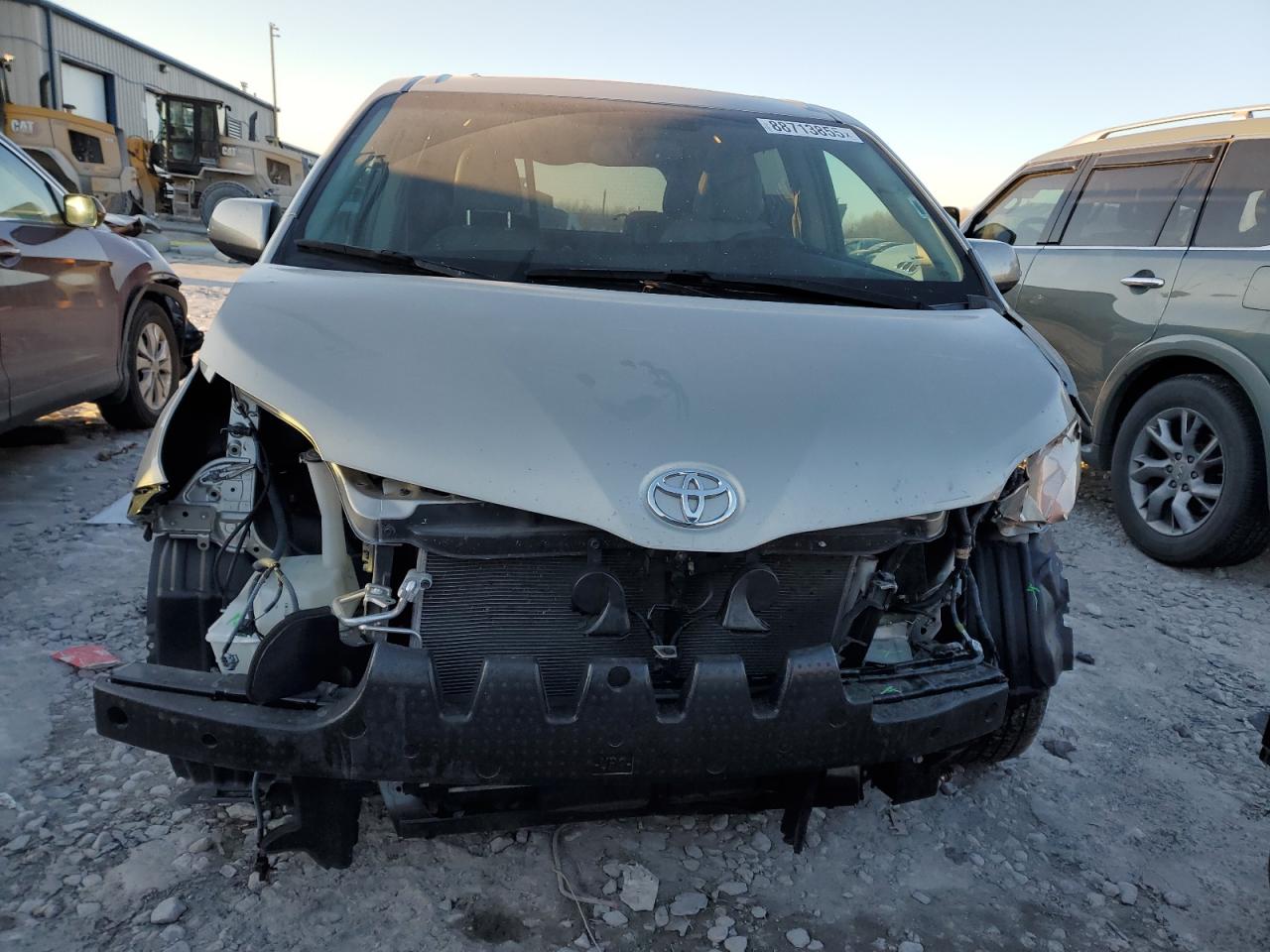 2017 Toyota Sienna VIN 5TDYZ3DC4HS816989 Copart auction photo, front end damage thumbnail 5