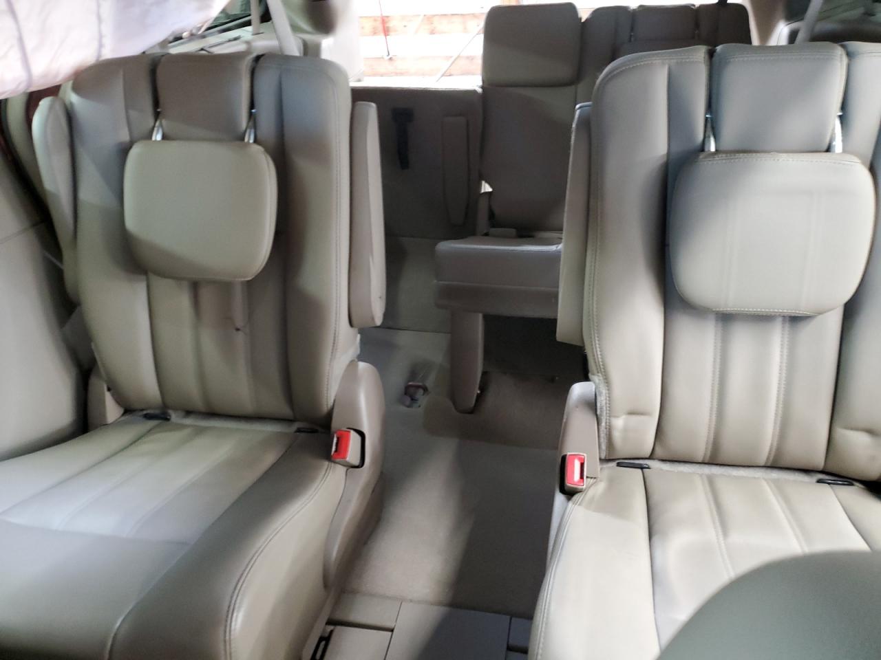 2016 Chrysler Town & Country VIN 2C4RC1BG7GR260510 Copart auction photo, side / minor dent/scratches damage thumbnail 10