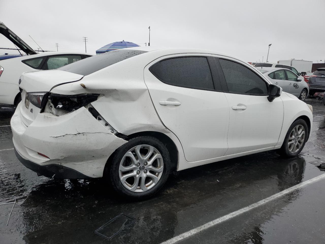 2017 Toyota Yaris VIN 3MYDLBYV7HY179404 Copart auction photo, rear end damage thumbnail 3