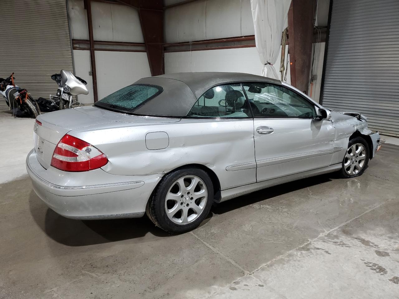 2004 Mercedes-Benz CLK-klasse VIN WDBTK65G74T031166 Copart auction photo, side / front end damage thumbnail 3