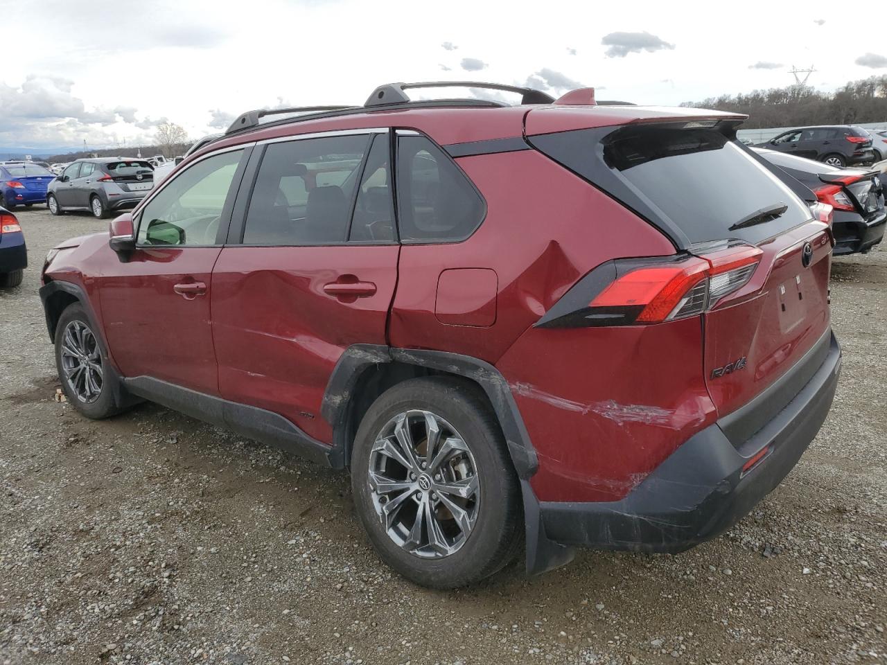 2022 Toyota RAV 4 VIN JTMB6RFV2ND528637 Copart auction photo, front end / side damage thumbnail 2