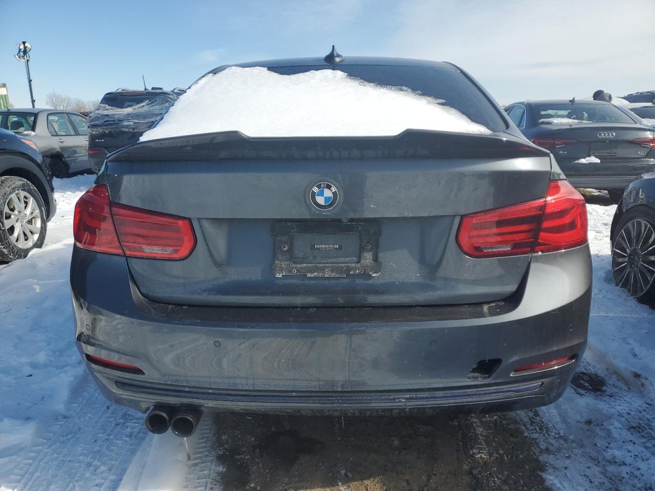 2017 BMW 3er VIN WBA8D9C5XHK678044 Copart auction photo, front end / minor dent/scratches damage thumbnail 6