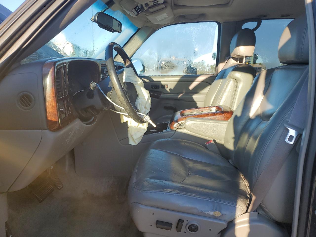 2004 Chevrolet Tahoe VIN 1GNEK13T94J190965 Copart auction photo, front end damage thumbnail 7