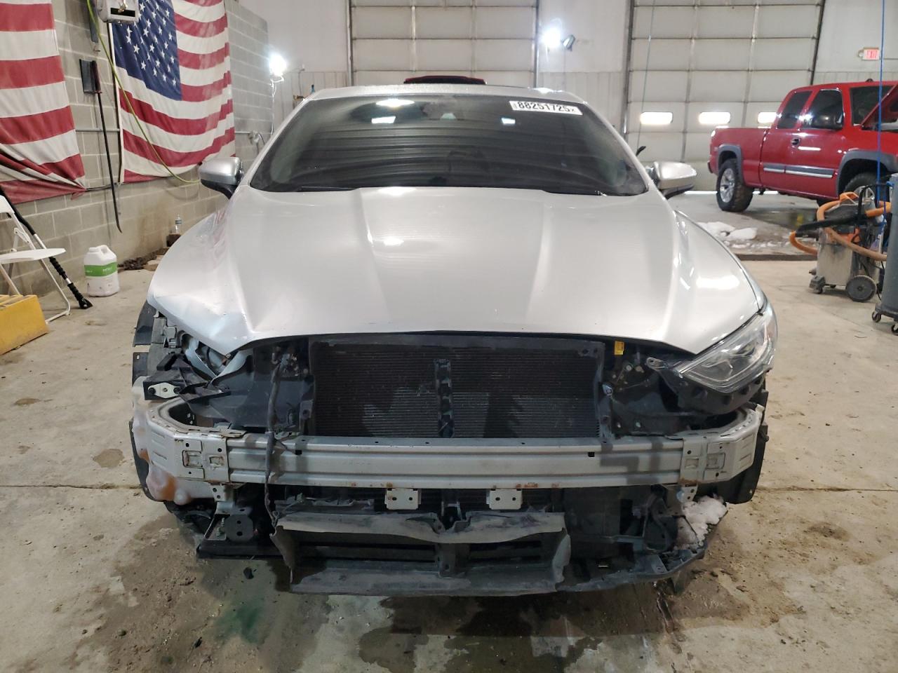 2019 Ford Fusion VIN 3FA6P0LU5KR106859 Copart auction photo, front end / side damage thumbnail 5