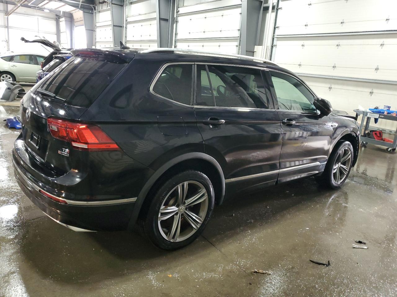 2018 Volkswagen Tiguan VIN 3VV2B7AX7JM217889 Copart auction photo, front end damage thumbnail 3
