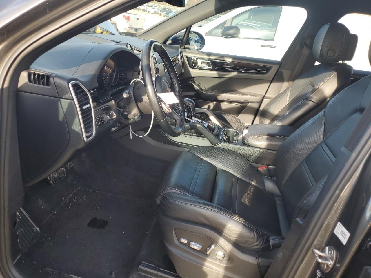 2019 Porsche Cayenne VIN WP1AA2AY3KDA12302 Copart auction photo, rear end / minor dent/scratches damage thumbnail 7