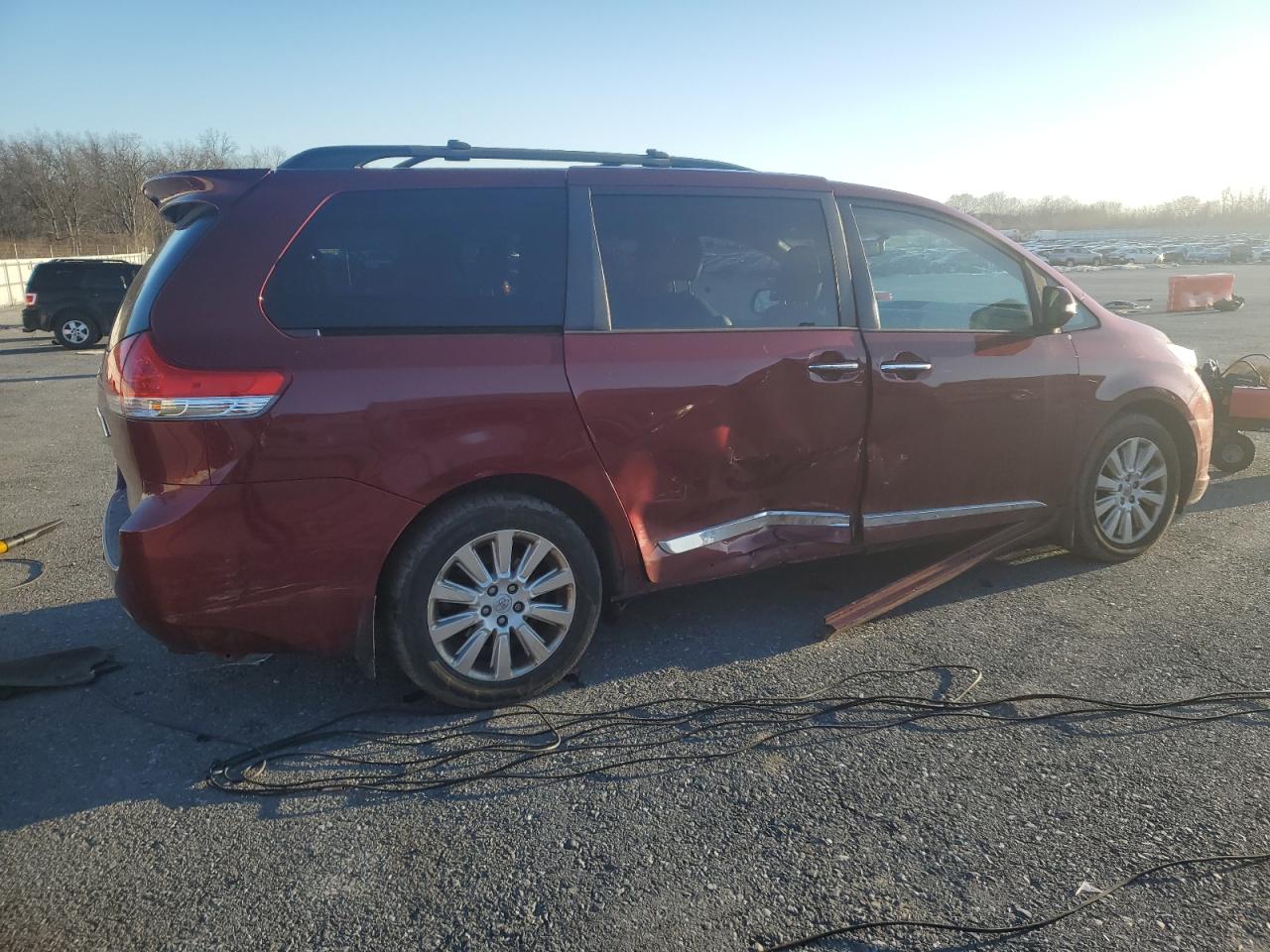 2014 Toyota Sienna VIN 5TDDK3DC1ES089034 Copart auction photo, side damage thumbnail 3