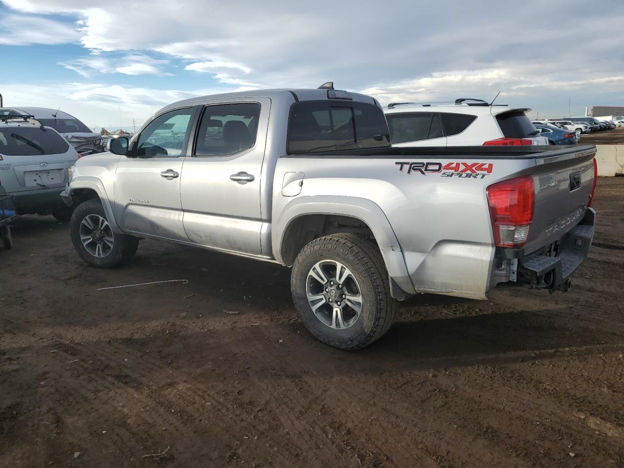 2017 Toyota Tacoma VIN 3TMCZ5AN2HM063152 Copart auction photo, front end damage thumbnail 2
