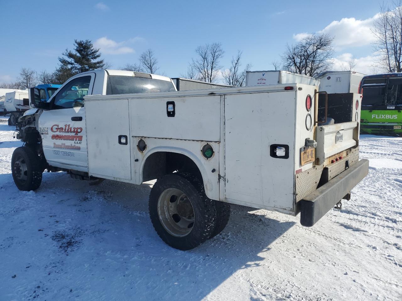 2015 RAM 4500 VIN 3C7WRLAL7FG554198 Copart auction photo, front end / side damage thumbnail 3