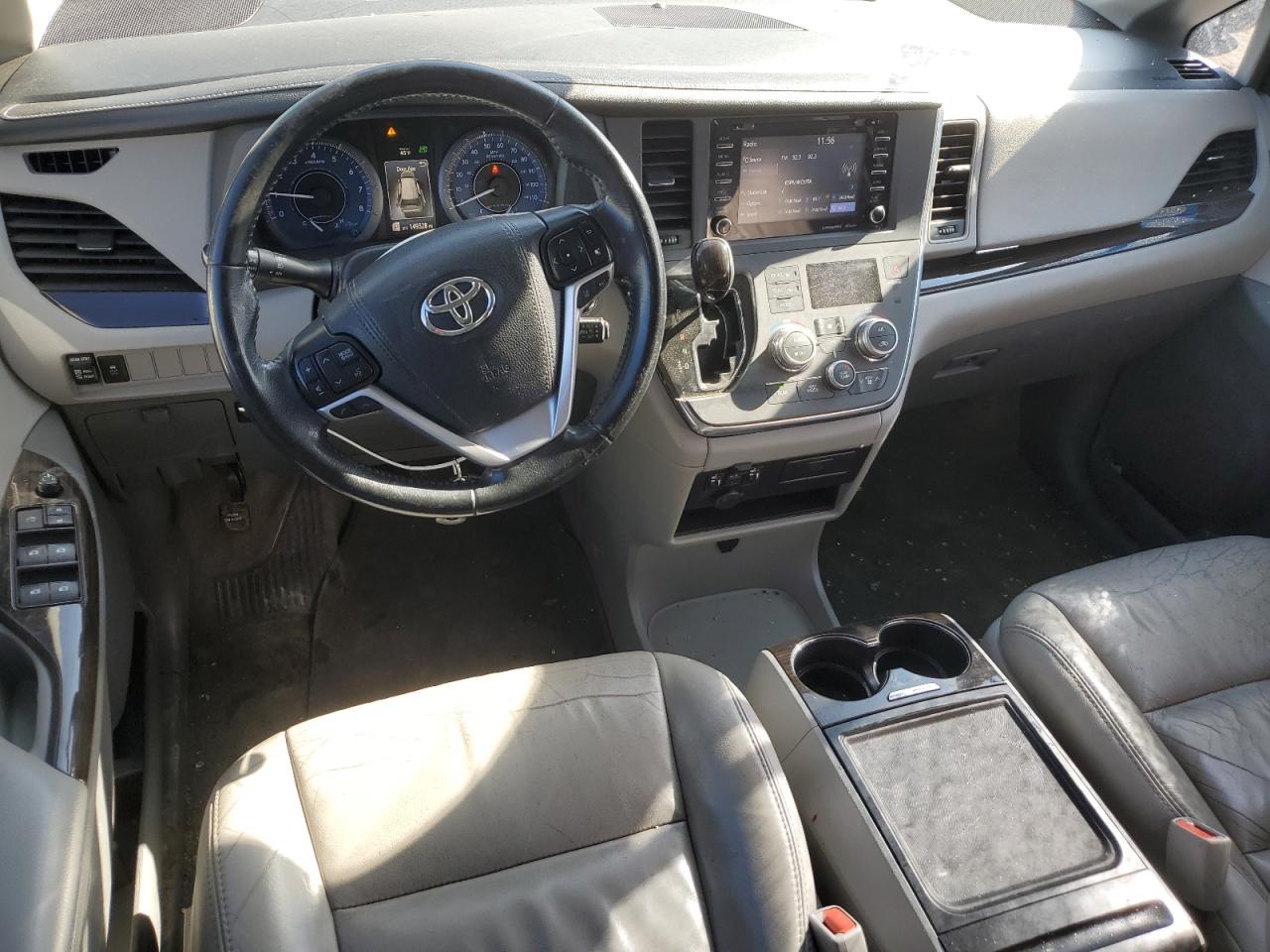 2018 Toyota Sienna VIN 5TDYZ3DC1JS948517 Copart auction photo, all over damage thumbnail 8