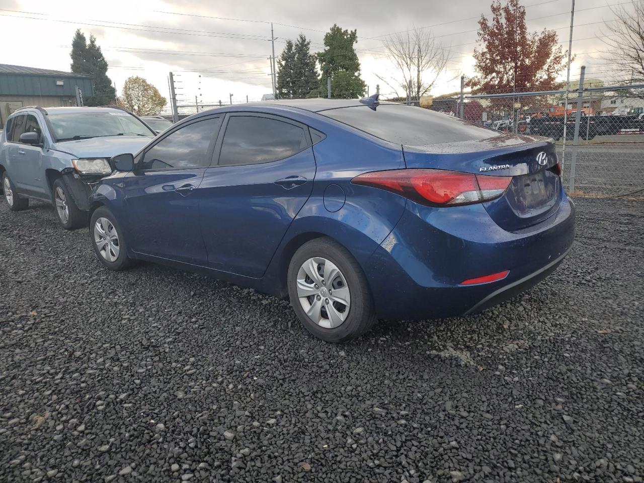 2016 Hyundai Elantra VIN 5NPDH4AE8GH729663 Copart auction photo, front end / rear end damage thumbnail 2