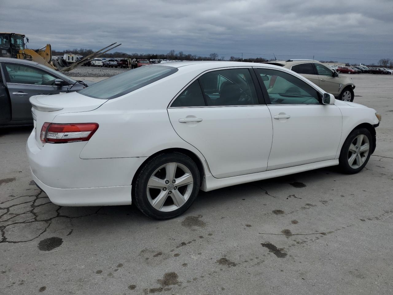 2011 Toyota Camry VIN 4T1BF3EK2BU621010 Copart auction photo, front end / side damage thumbnail 3