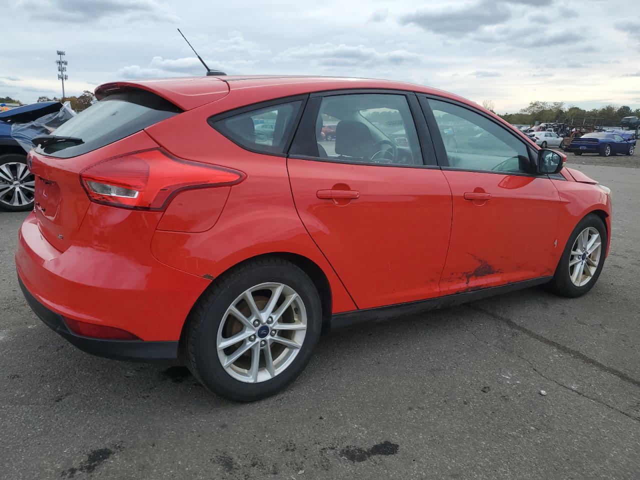 2016 Ford Focus VIN 1FADP3K23GL339072 Copart auction photo, normal wear damage thumbnail 3
