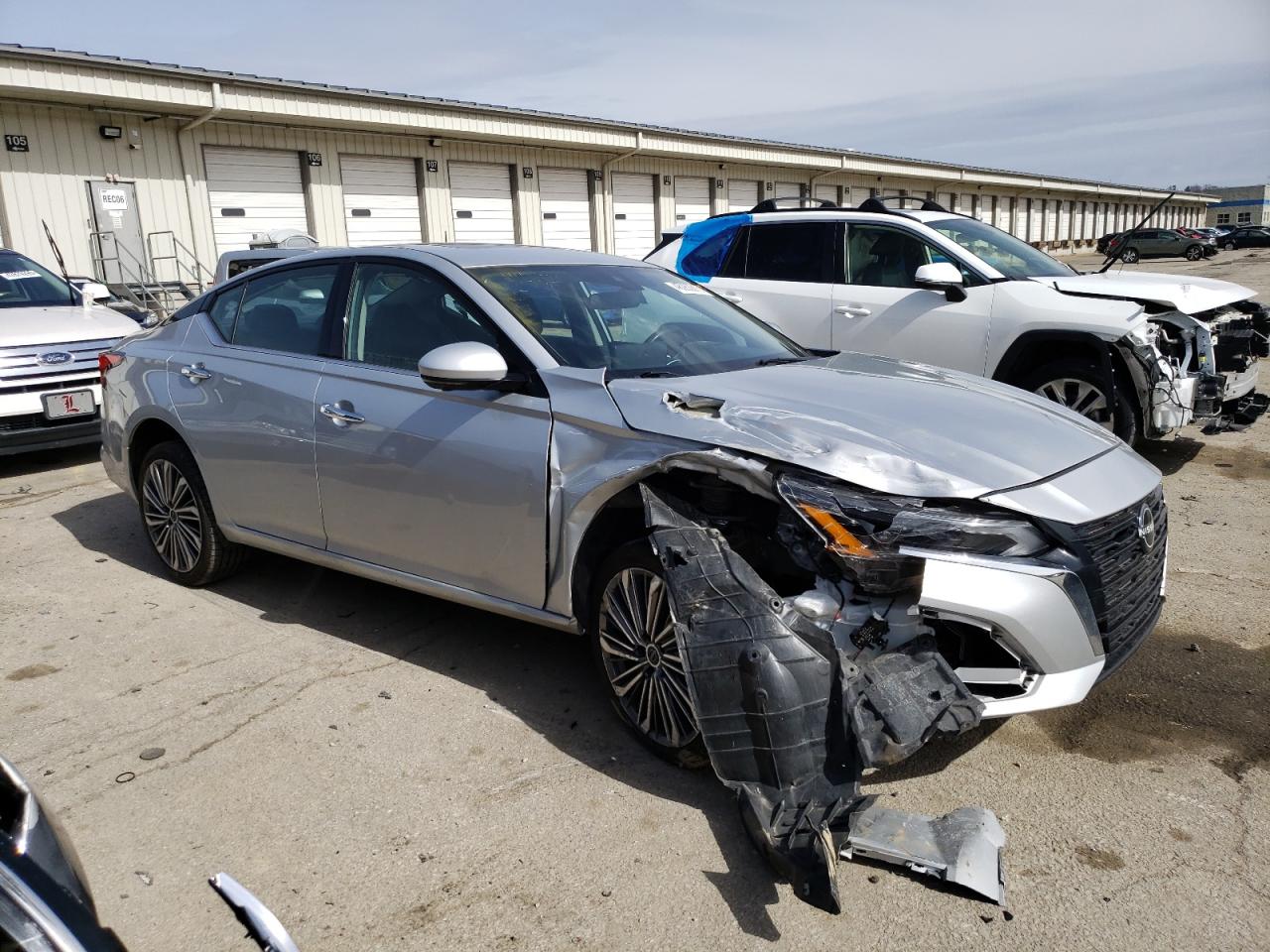 2023 Nissan Altima VIN 1N4BL4EV5PN393847 Copart auction photo, front end / side damage thumbnail 4
