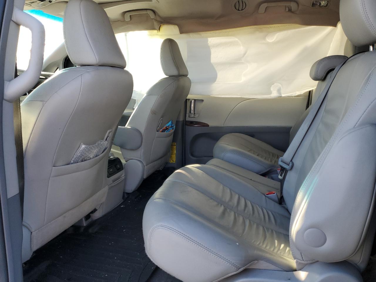 2013 Toyota Sienna VIN 5TDYK3DC3DS334044 Copart auction photo, front end / side damage thumbnail 11