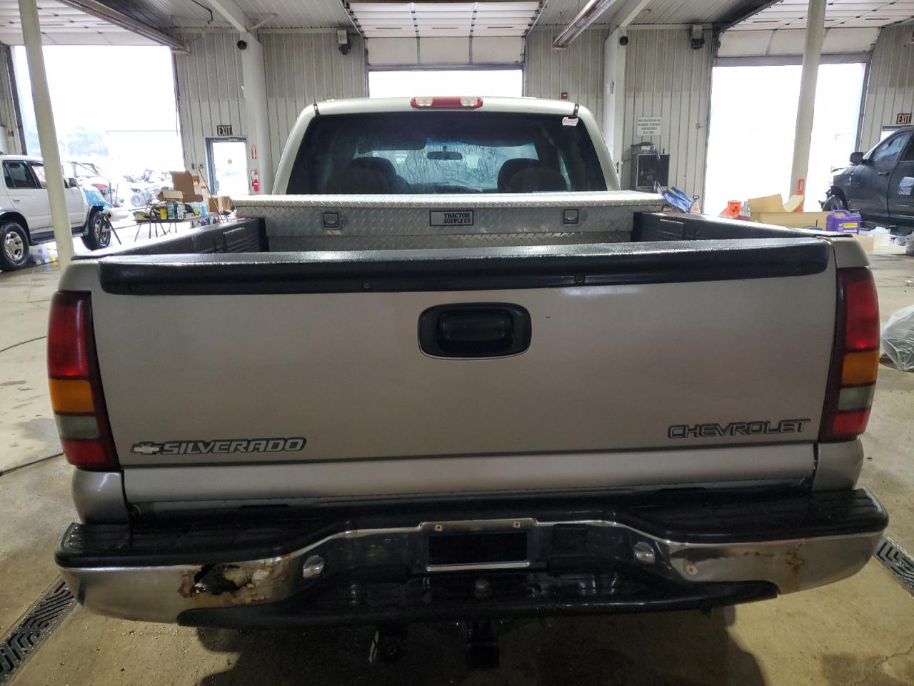 2000 Chevrolet Silverado VIN 2GCEK19V6Y1159304 Copart auction photo, front end damage thumbnail 6