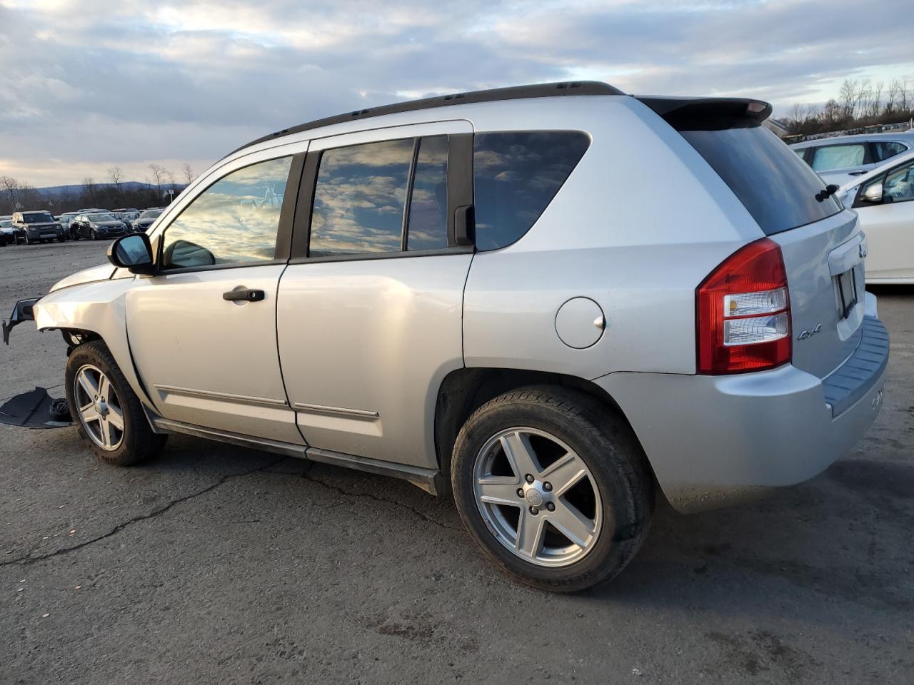 2008 Jeep Compass VIN 1J8FF47W18D658241 Copart auction photo, front end damage thumbnail 2