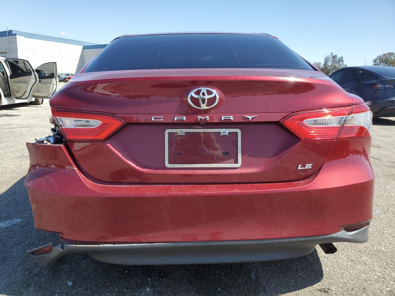 2018 Toyota Camry VIN 4T1B11HK7JU630802 Copart auction photo, side / rear end damage thumbnail 6