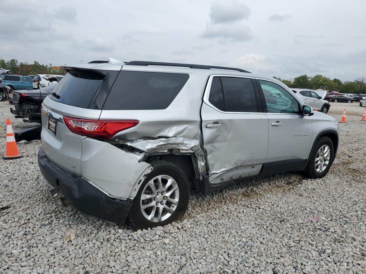 2020 Chevrolet Traverse VIN 1GNERGKW8LJ159439 Copart auction photo, rear end / side damage thumbnail 3