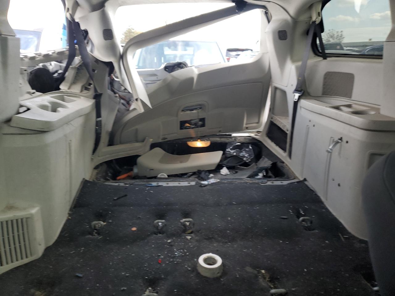 2008 Dodge Caravan VIN 2D8HN54P48R140726 Copart auction photo, rear end / minor dent/scratches damage thumbnail 10